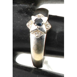 Bague en or 18 carats, poinçon tête d'ai