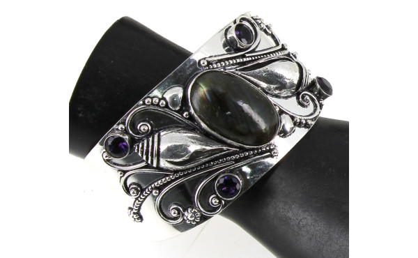 Important bracelet manchette en argent 9