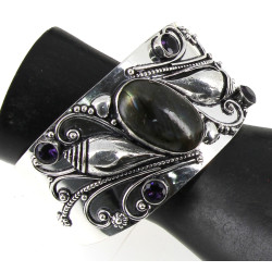 Important bracelet manchette en argent 9