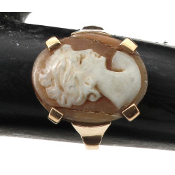 Bague en or jaune 18 cts, poinçon tête d