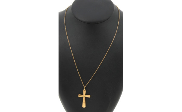 Chaine et pendentif croix en or poids 4,