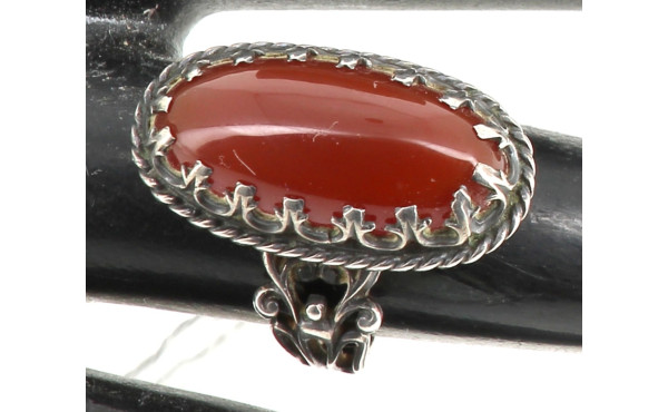 Bague en argent sertie d'un cabochon cou