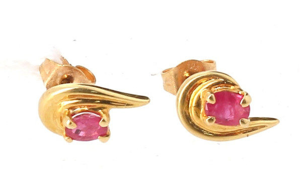 Paire de BO en or jaune 18 carats, poinç