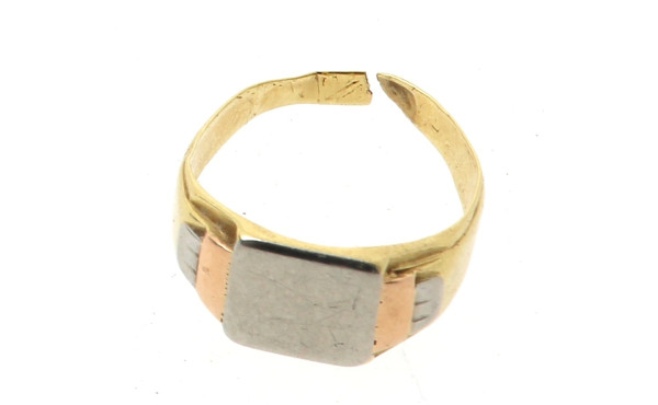 Chevalière 2 ors 18 cts, coupée, poids 6