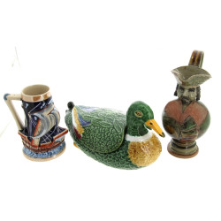 Lot de 3 céramiques : soupière en forme 