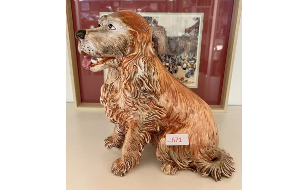 "Chien cocker", sujet en faïence polychr