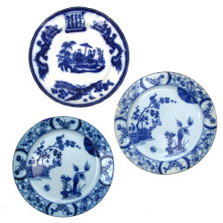 Trois assiettes en faïence fine français