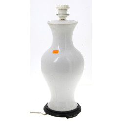 Pied de lampe en céramique blanche craqu