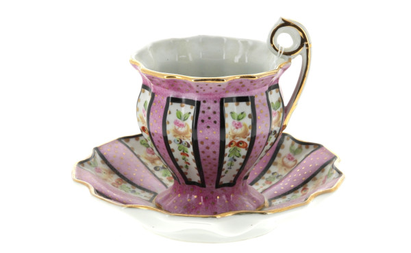 Grande tasse ancienne avec sa soucoupe e