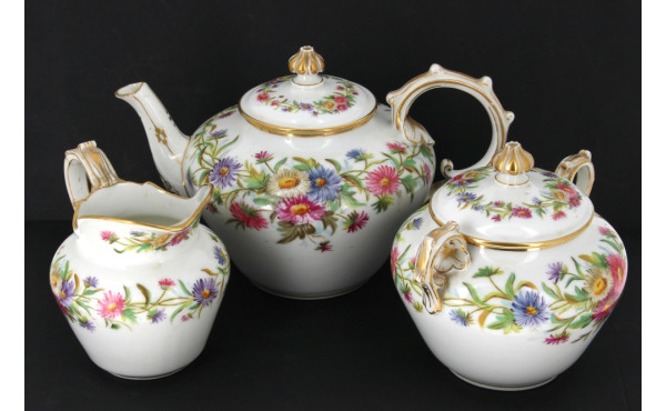 Ravissant service en porcelaine de Paris