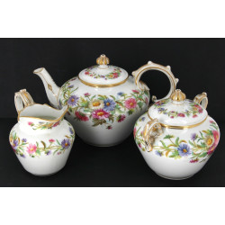 Ravissant service en porcelaine de Paris
