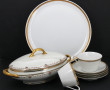 Lot de pièces en porcelaine blanche et o