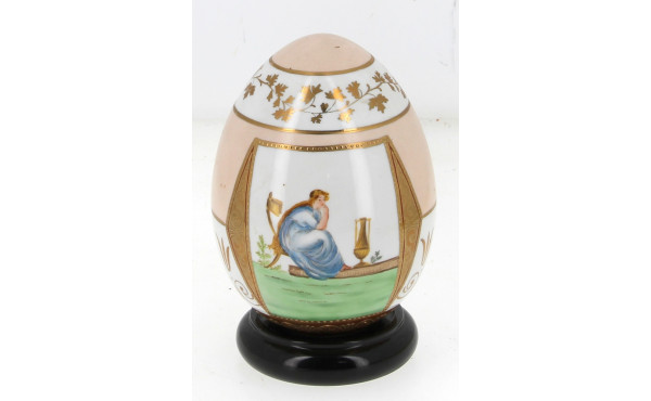 Œuf décoratif en porcelaine polychrome e