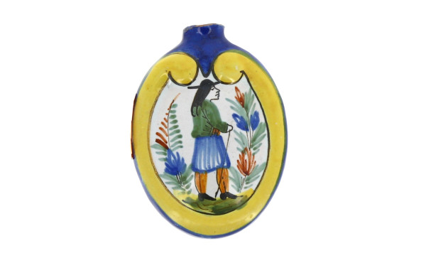 QUIMPER - Secouette à décor d'un breton 