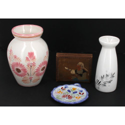 QUIMPER - Deux vases en Quimper, l'un en