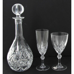 Service de verres à pied en cristal moul