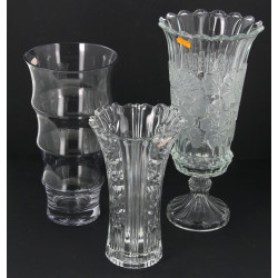 Lot de 4 vases dont 1 en de forme coroll