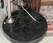 Lampadaire déporté à base circulaire en 