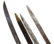 Un sabre briquet et 2 glaives, époque mi