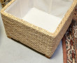 Pouf en tressage formant coffre, assise 