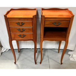 2 petits chevets en merisier 26 x 32 x H