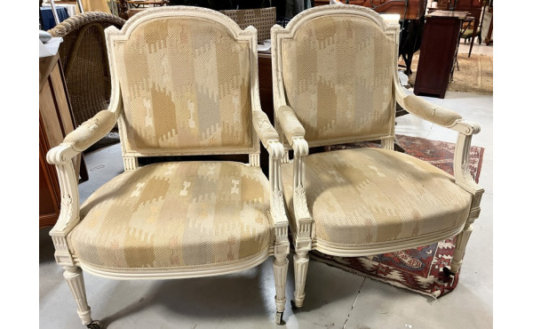 Paire de fauteuils et paire de chaises e