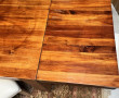 Table de salle à manger en teck vernis (
