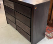 Commode moderne ouvrant à plusieurs tiro