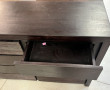 Commode moderne ouvrant à plusieurs tiro