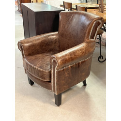 Fauteuil moderne en cuir vieilli et clou