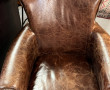 Fauteuil moderne en cuir vieilli et clou
