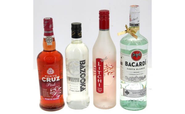 FOND DE BAR de succession: 4 bouteilles