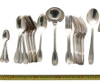 Lot de métal argenté comprenant : 12 cou