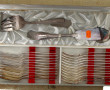 Ménagère en métal argenté comprenant 12 