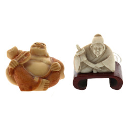 Lot de 2 netsukés : un bouddha (L 5 cm) 