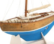 Maquette d'un côtre en bois, coque bleu 