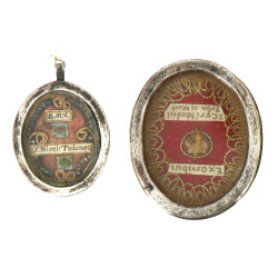 Deux petits reliquaires anciens, métal e