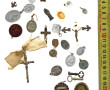 Deux petits reliquaires anciens, métal e