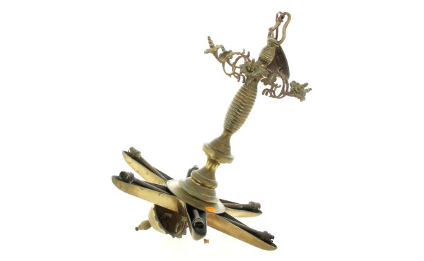 Suspension ancienne pour temple en laito