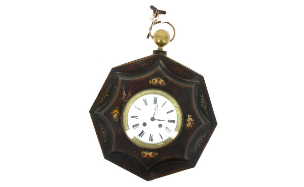 Pendule d'applique de forme octogonale e