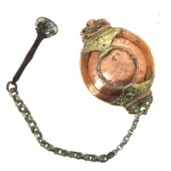 Petite boîte à bétel avec chaîne et cuil