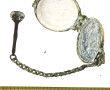 Petite boîte à bétel avec chaîne et cuil