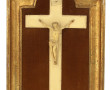 CHRIST en croix en bakélite façon ivoire