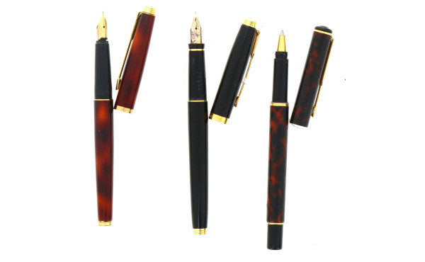 PARKER - 2 stylos plume or et un stylo b