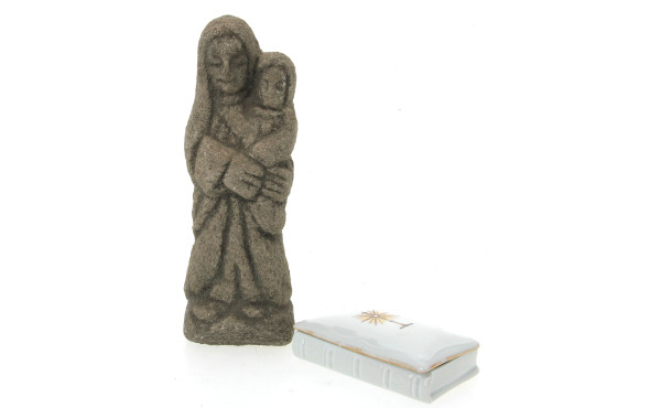"Ste Vierge à l'Enfant", statuette H 30