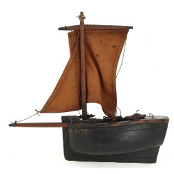 Maquette de bateau ancienne, en bois et 