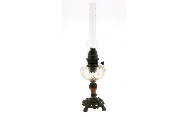 Lampe à pétrole ancienne en métal compos