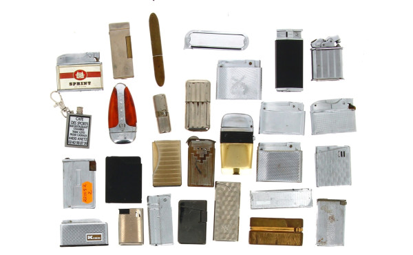 Collection de briquets de différentes ma