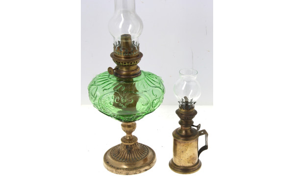 Lampe à pétrole et lampe pigeon avec leu