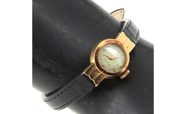 Petite montre de dame, boîtier or 18 car